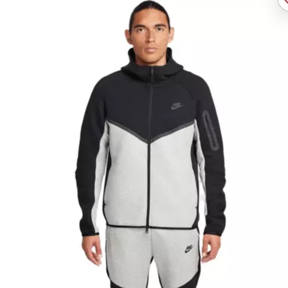 NWT Nike Sportswear Tech Fleece 2-piece Hoodie/Shorts - Dark Grey Heather/Black